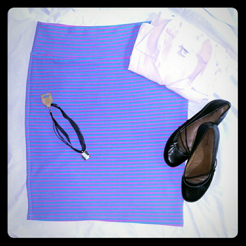 3 for $12 ☇flash sale☇   Blue and Pink Skirt